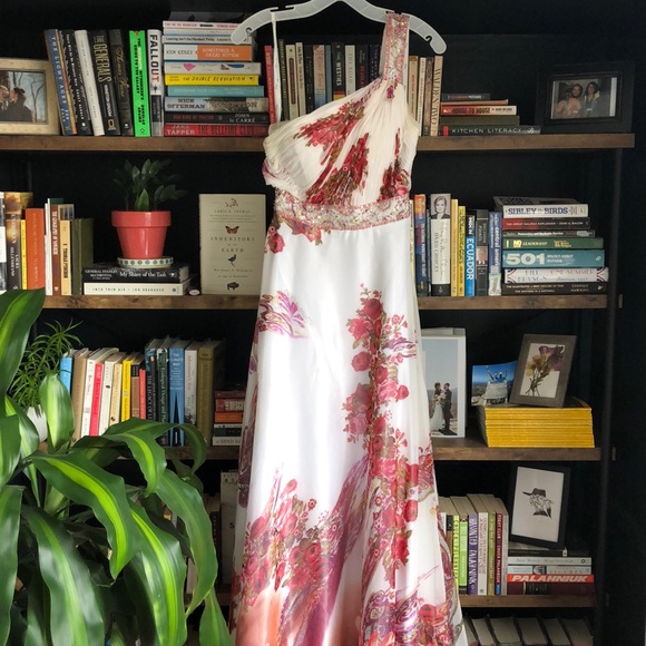 One Shoulder Prom/Formal Dress - Picture 1 of 8